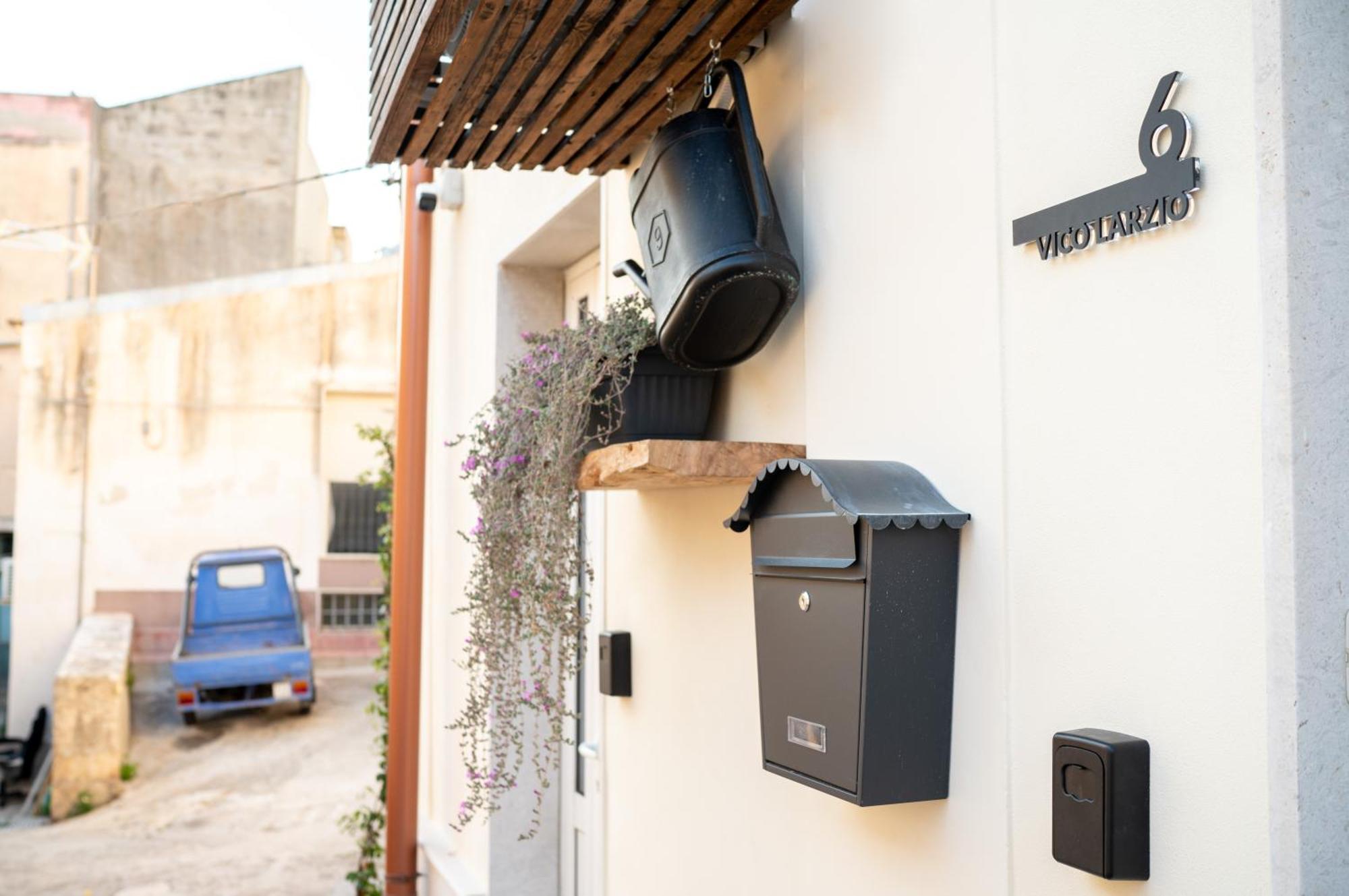Vico Larzio 6 "Terrazza Sul Vico" Apartment Noto Exterior photo